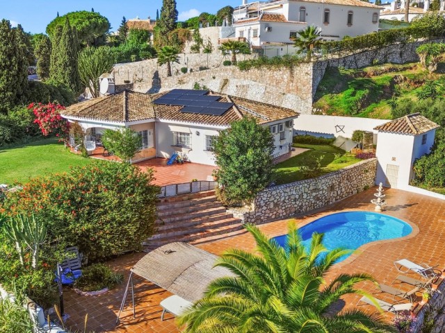 4 Bedrooms Villa in Mijas