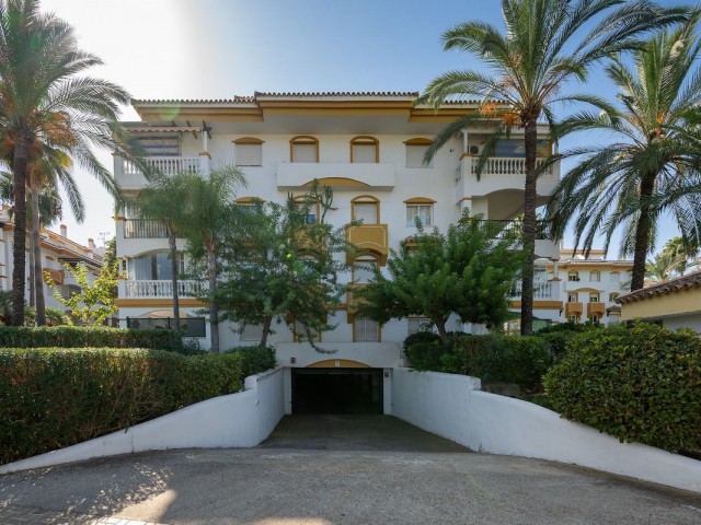 2 Bedrooms Apartment in Puerto Banús