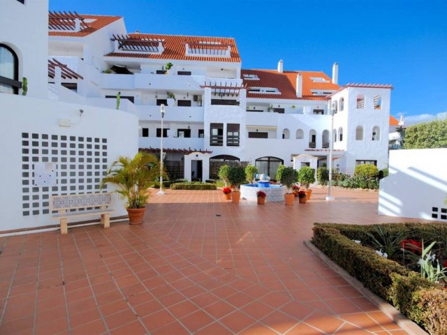 Apartamento con 3 Dormitorios  en Aloha