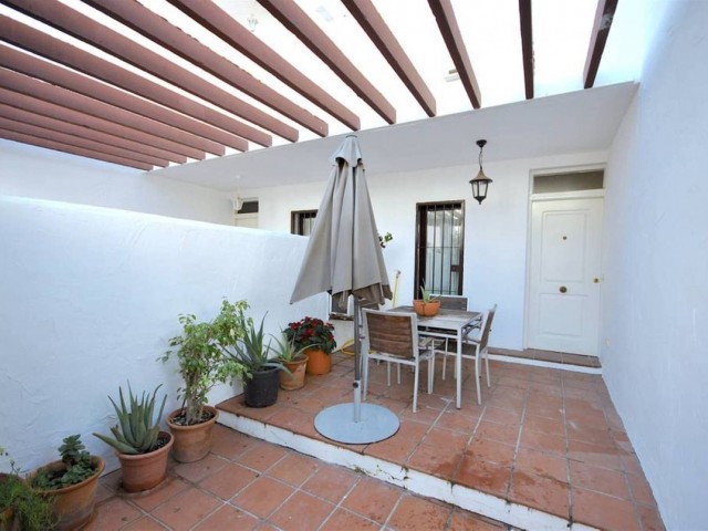Apartamento con 3 Dormitorios  en Aloha