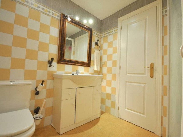Apartamento con 3 Dormitorios  en Aloha