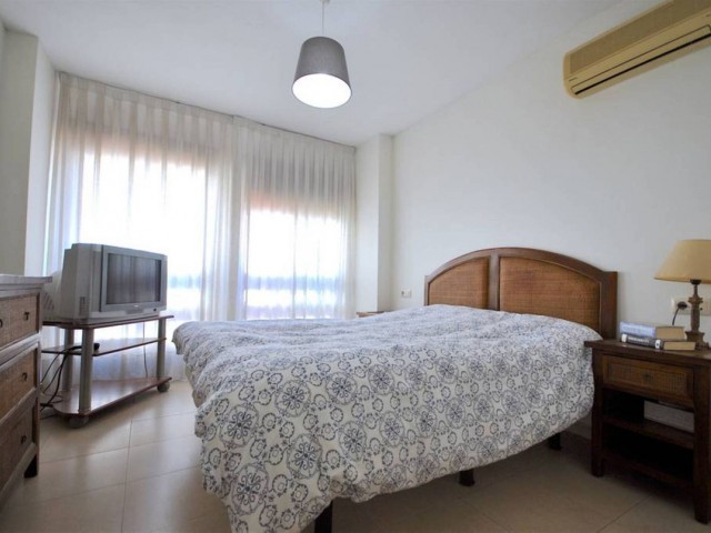 Apartamento con 3 Dormitorios  en Aloha