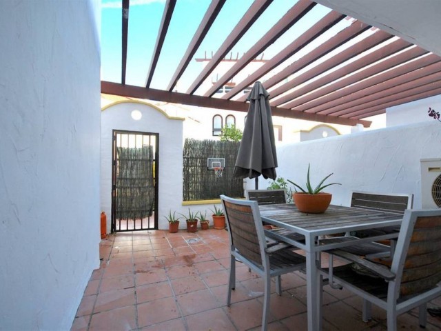 Apartamento con 3 Dormitorios  en Aloha