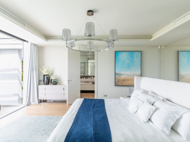 Villa con 5 Dormitorios  en Santa Clara