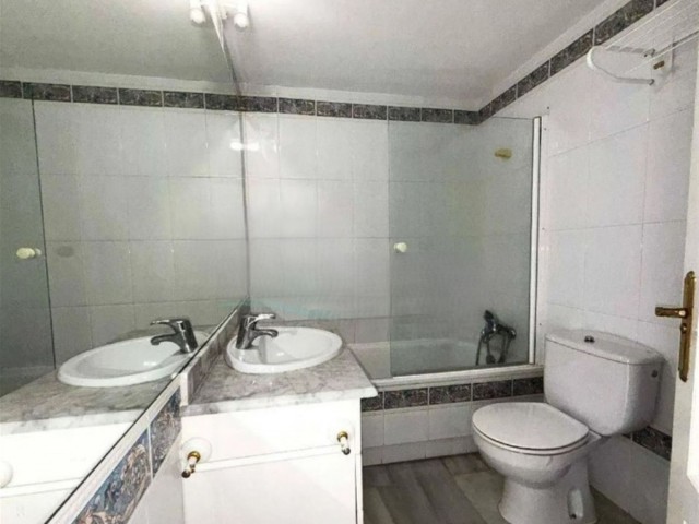 Penthouse avec 3 Chambres  à San Pedro de Alcántara