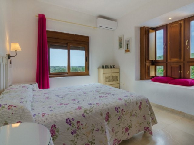 4 Sovrums Villa i Estepona