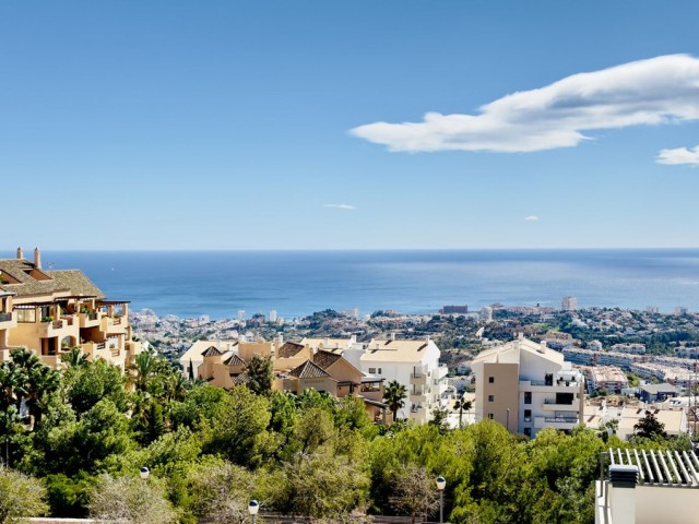 Penthouse avec 2 Chambres  à Benalmadena