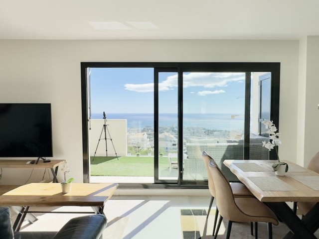 Penthouse avec 2 Chambres  à Benalmadena