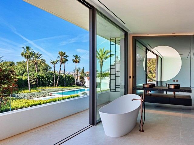 3 Bedrooms Villa in The Golden Mile