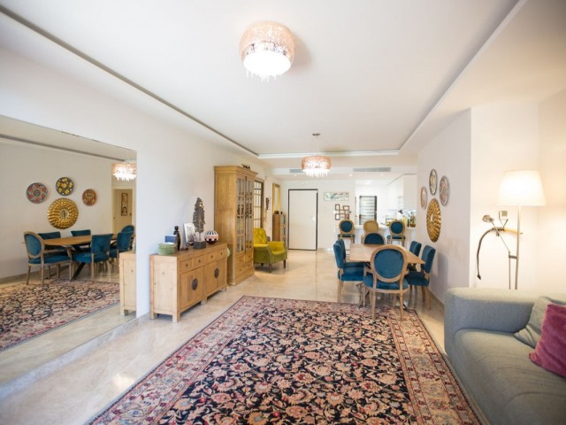 2 Bedrooms Apartment in Nueva Andalucía