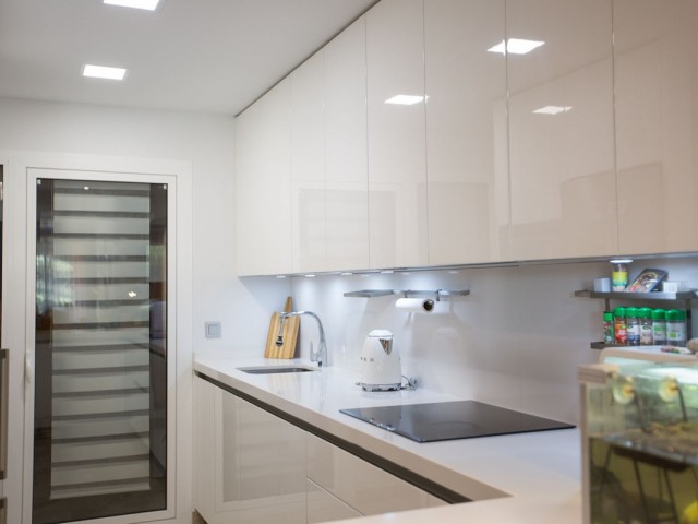 2 Bedrooms Apartment in Nueva Andalucía