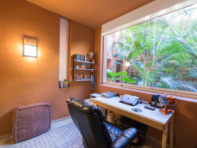 2 Bedrooms Apartment in Nueva Andalucía