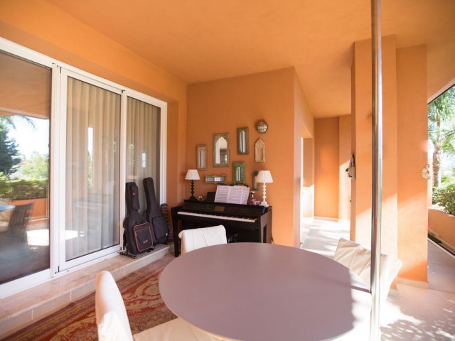 2 Bedrooms Apartment in Nueva Andalucía
