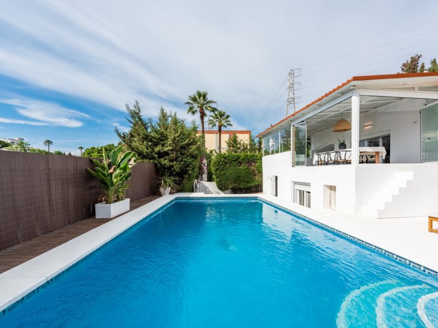 3 Bedrooms Villa in Nueva Andalucía