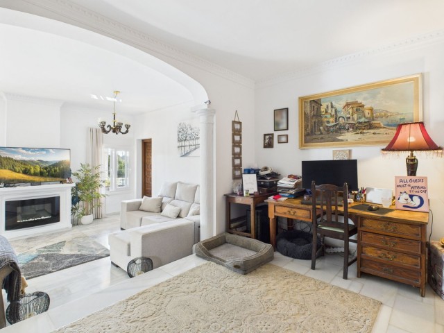 4 Sovrums Villa i Estepona