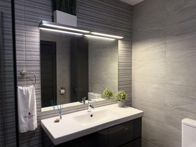 3 Sovrums Lägenhet i Estepona