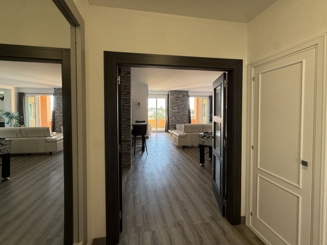 3 Sovrums Lägenhet i Estepona