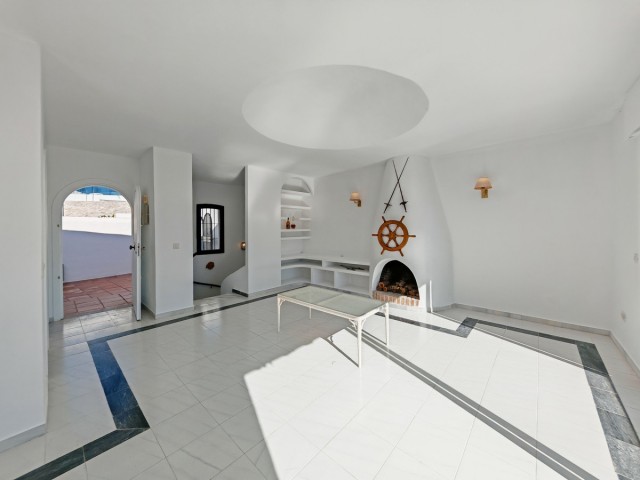 2 Bedrooms Townhouse in Cabopino