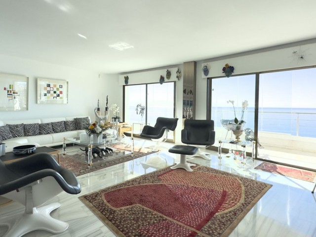 5 Bedrooms Villa in Benalmadena Costa