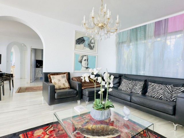 5 Bedrooms Villa in Benalmadena Costa