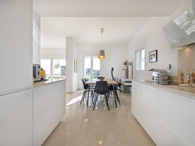 4 Bedrooms Townhouse in Nueva Andalucía