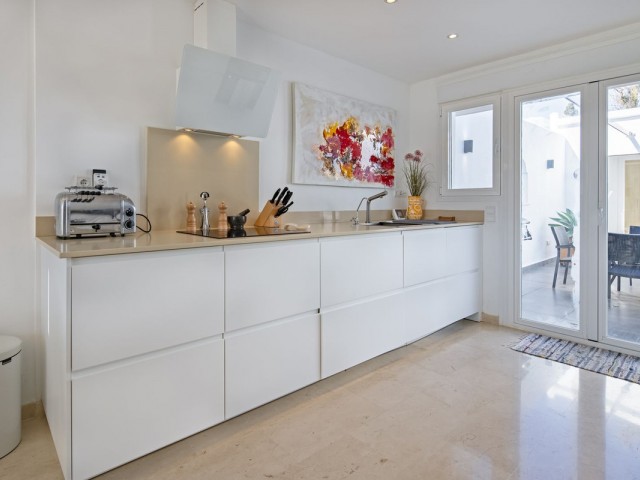 4 Makuuhuoneen Rivitalo Nueva Andalucía