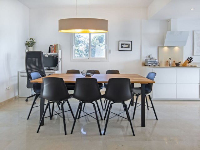 4 Makuuhuoneen Rivitalo Nueva Andalucía