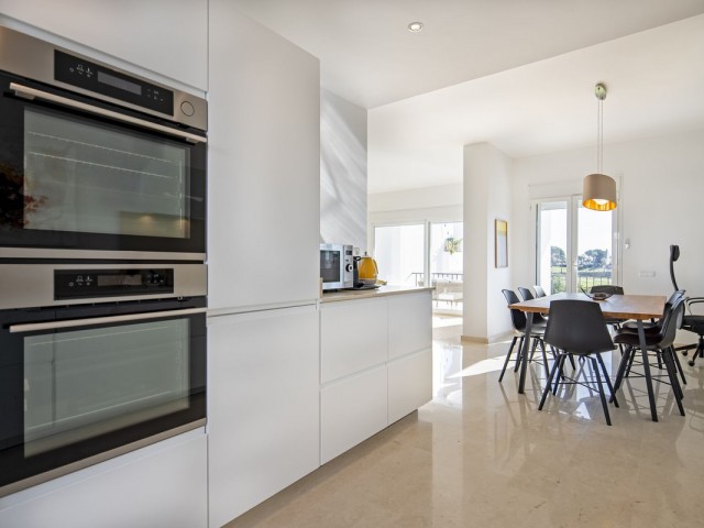 4 Bedrooms Townhouse in Nueva Andalucía