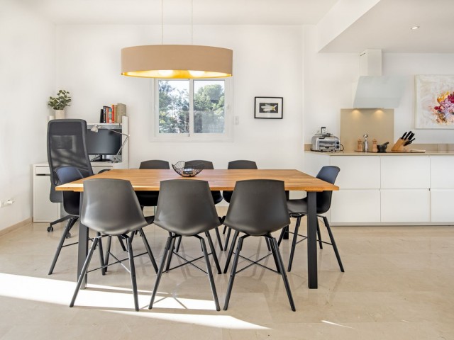 4 Bedrooms Townhouse in Nueva Andalucía