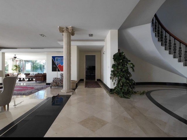 8 Schlafzimmer Villa in El Paraiso