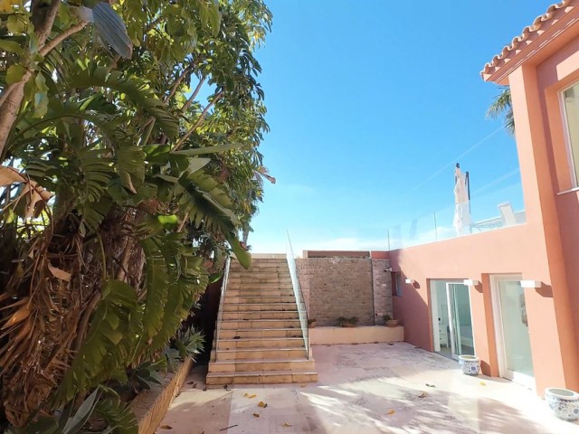 8 Schlafzimmer Villa in El Paraiso