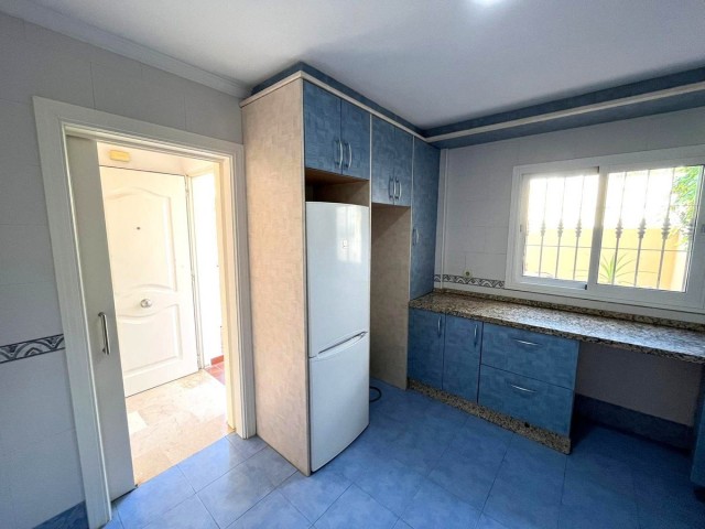 Maison mitoyenne avec 3 Chambres  à Estepona