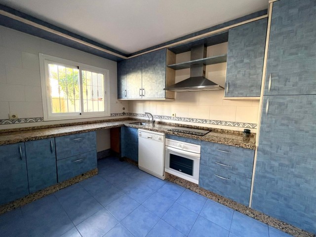 Maison mitoyenne avec 3 Chambres  à Estepona