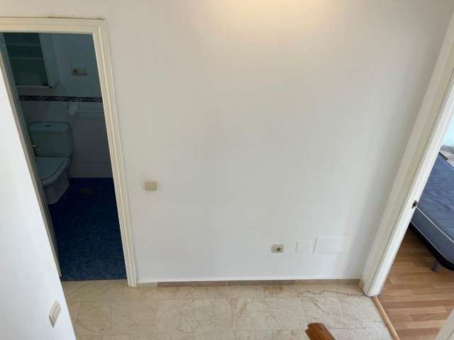 Maison mitoyenne avec 3 Chambres  à Estepona