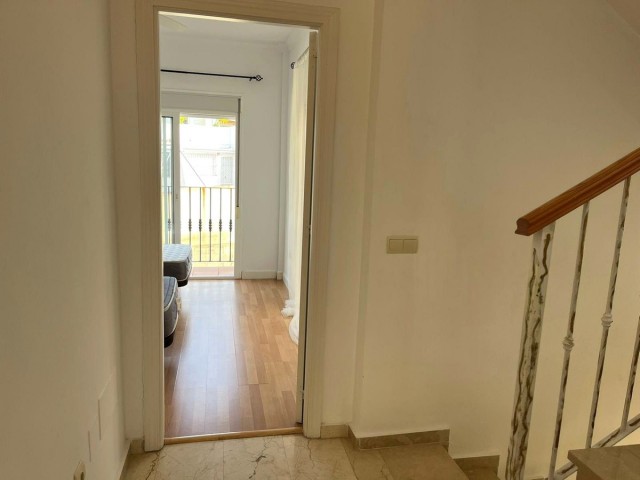 Maison mitoyenne avec 3 Chambres  à Estepona