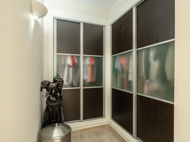 3 Bedrooms Apartment in Elviria