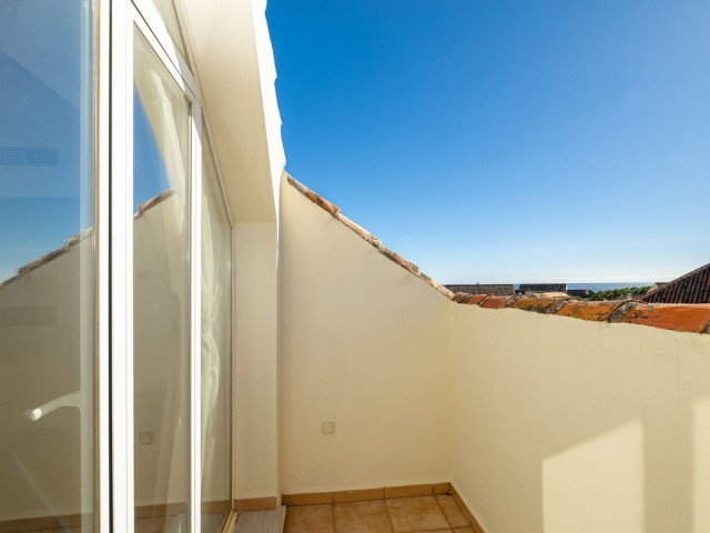 3 Bedrooms Apartment in Elviria