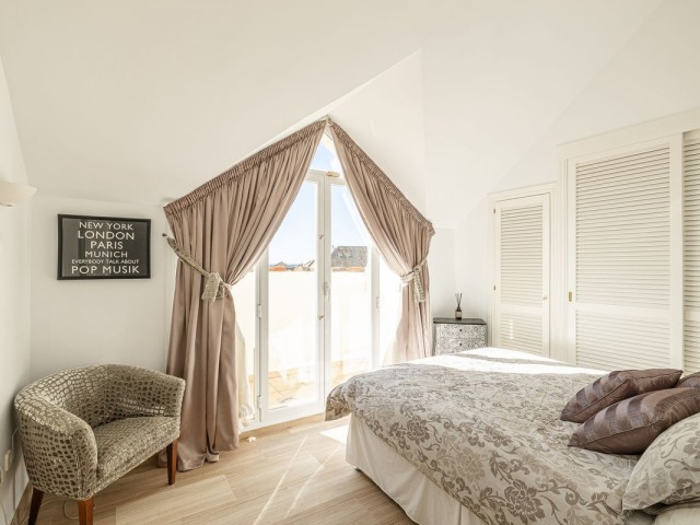 3 Bedrooms Apartment in Elviria