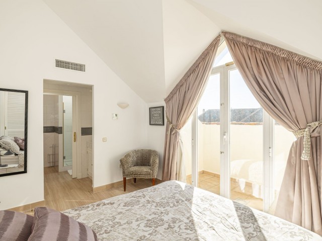 Appartement avec 3 Chambres  à Elviria