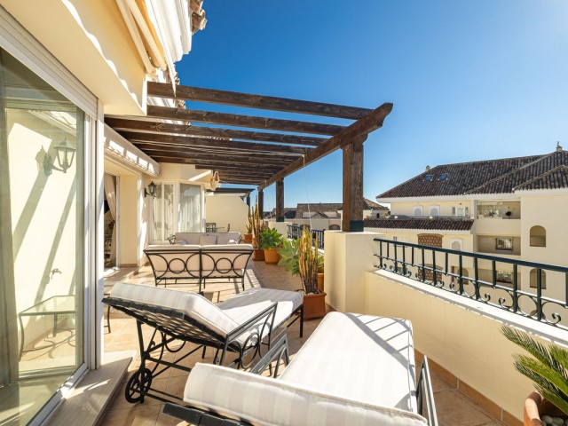 Appartement avec 3 Chambres  à Elviria