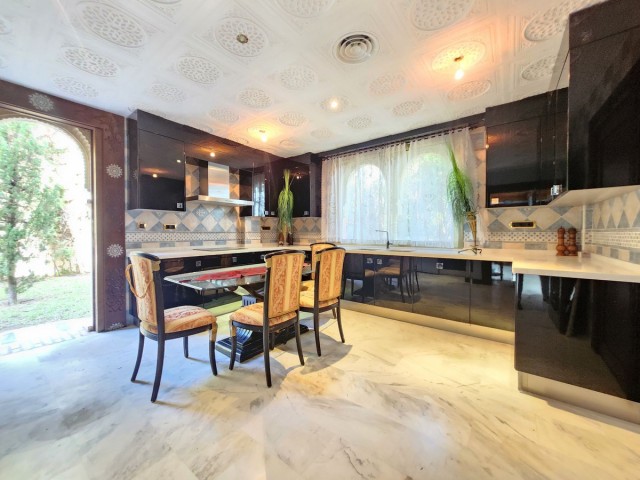 8 Bedrooms Villa in La Cala de Mijas