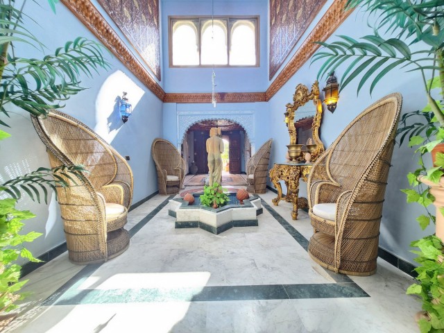 Villa avec 8 Chambres  à La Cala de Mijas