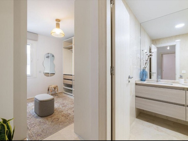 Apartamento con 4 Dormitorios  en Fuengirola