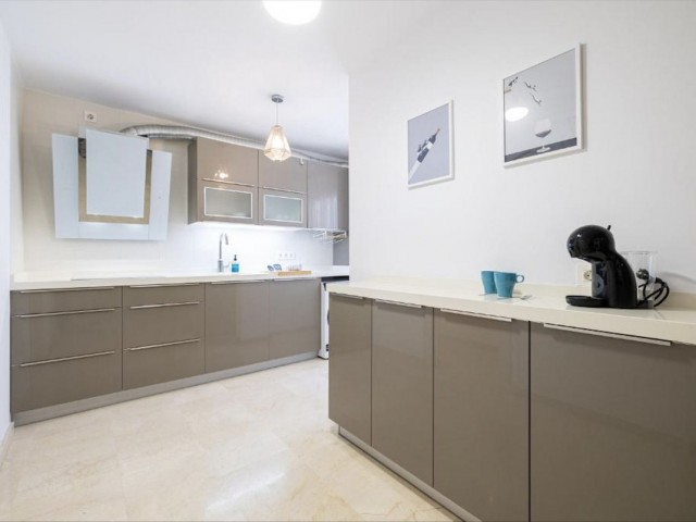 Apartamento con 4 Dormitorios  en Fuengirola