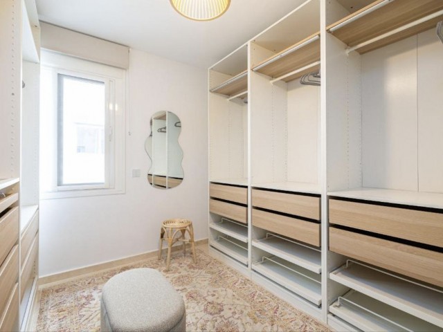 Apartamento con 4 Dormitorios  en Fuengirola