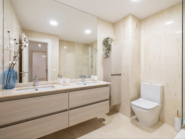 Apartamento con 4 Dormitorios  en Fuengirola