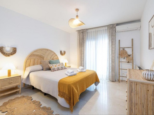 Apartamento con 4 Dormitorios  en Fuengirola