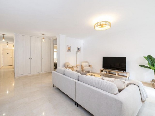 Apartamento con 4 Dormitorios  en Fuengirola