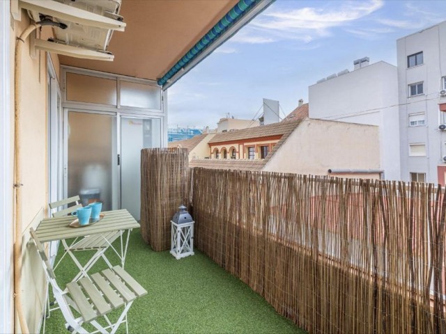 Apartamento con 4 Dormitorios  en Fuengirola