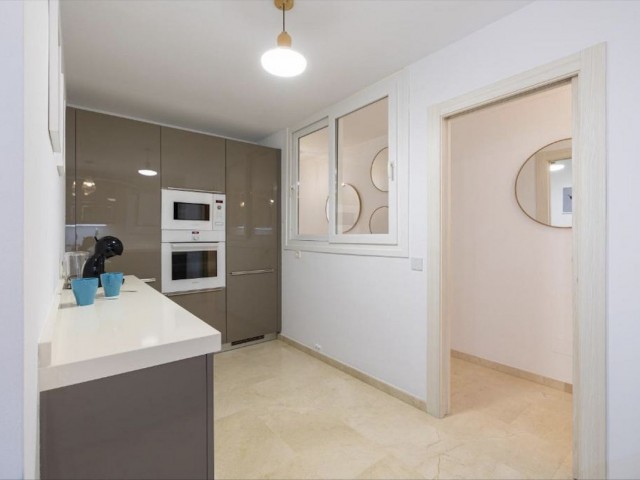 Apartamento con 4 Dormitorios  en Fuengirola